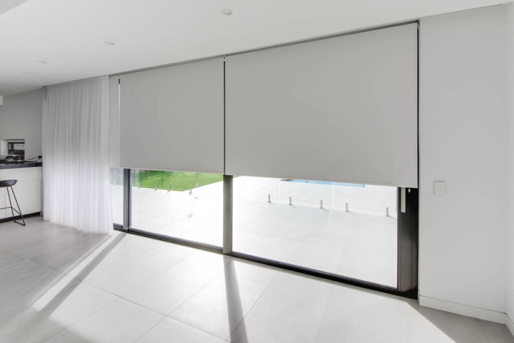 Lavado y Desinfección de Cortinas Roller Black Out